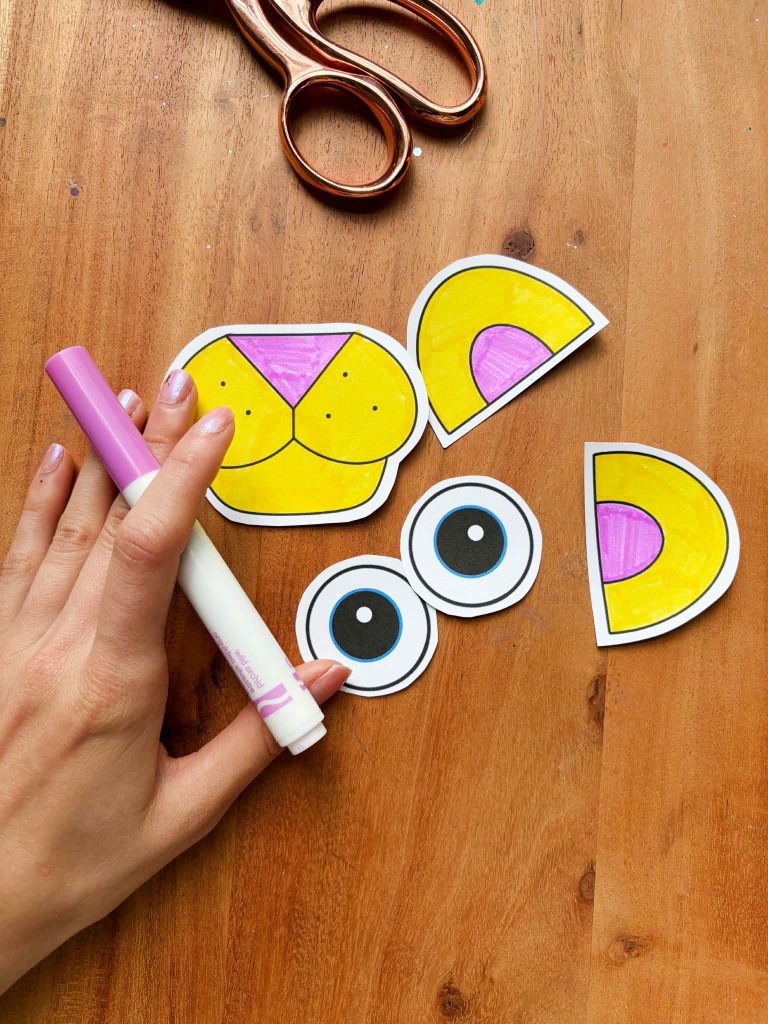 markers for coloring in lion craft